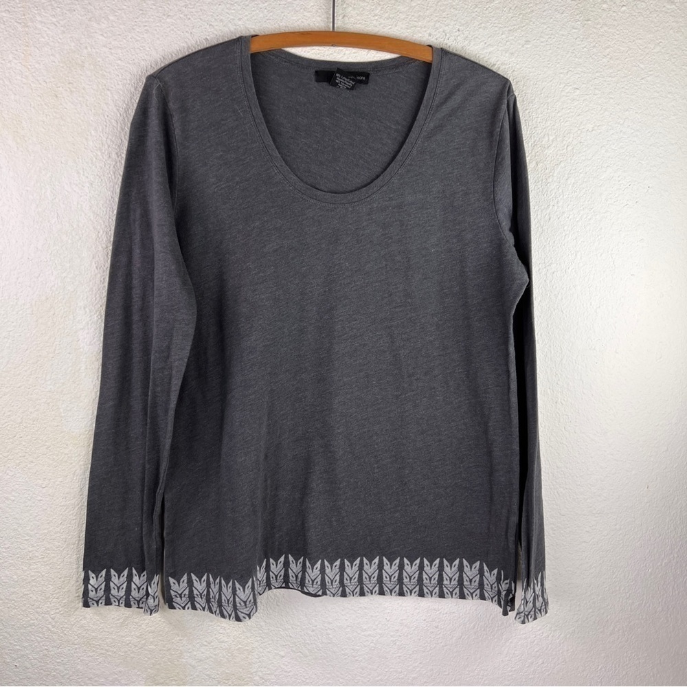 CALVIN KLEIN JEANS LONG SLEEVE OLIVE GRAPHIC TEE. Scoop Neck. size XL